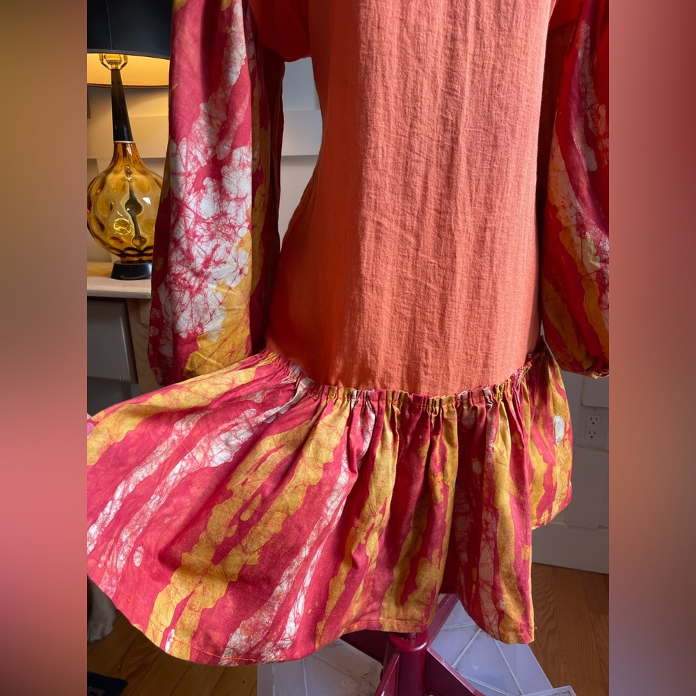 Women's Coral Midi Dress with Patterned Balloon Sleeves - Picture 2 of 9